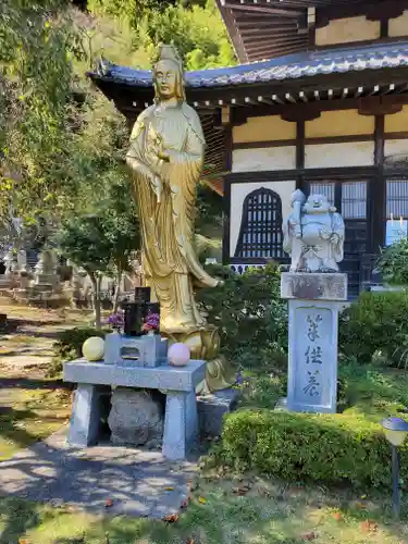 恵明寺の像