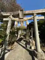 横浜御嶽神社の{uncategorized: "未分類", other: "その他", undefined: "問題あり", building: "その他建物", grave: "お墓", sacred_gate: "鳥居", guardian: "狛犬", statue: "像", buddha: "仏像", history: "歴史", nature: "自然", garden: "庭園", animal: "動物", pagoda: "塔", temizu: "手水舎", mountain_gate: "山門・神門", sanctuary: "本殿・本堂", subordinate: "末社・摂社", art: "芸術", scenery: "景色", jizo: "地蔵", ema: "絵馬", goshuin: "御朱印", omikuji: "おみくじ", items: "授与品その他", amulet: "お守り", goshuincho: "御朱印帳", eats: "食事", festival: "お祭り", votive_dance: "神楽", shichigosan: "七五三参", wedding: "結婚式", experience: "体験その他", initially: "初詣", around: "周辺", anti_infection: "感染症対策"}