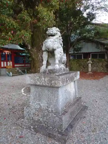 飛鳥神社の狛犬