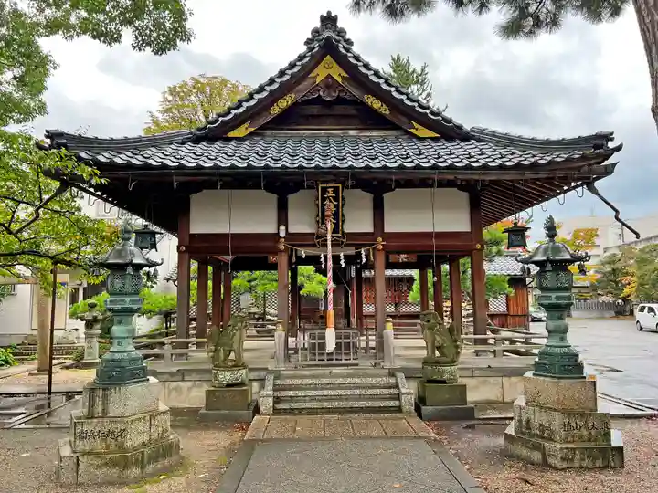 八幡神社の本殿・本堂