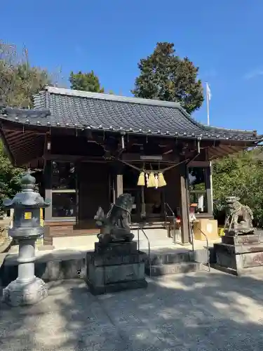 河内阿蘇神社の{uncategorized: "未分類", other: "その他", undefined: "問題あり", building: "その他建物", grave: "お墓", sacred_gate: "鳥居", guardian: "狛犬", statue: "像", buddha: "仏像", history: "歴史", nature: "自然", garden: "庭園", animal: "動物", pagoda: "塔", temizu: "手水舎", mountain_gate: "山門・神門", sanctuary: "本殿・本堂", subordinate: "末社・摂社", art: "芸術", scenery: "景色", jizo: "地蔵", ema: "絵馬", goshuin: "御朱印", omikuji: "おみくじ", items: "授与品その他", amulet: "お守り", goshuincho: "御朱印帳", eats: "食事", festival: "お祭り", votive_dance: "神楽", shichigosan: "七五三参", wedding: "結婚式", experience: "体験その他", initially: "初詣", around: "周辺", anti_infection: "感染症対策"}