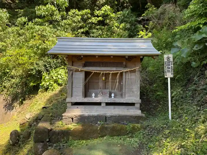 洲崎神社の{uncategorized: "未分類", other: "その他", undefined: "問題あり", building: "その他建物", grave: "お墓", sacred_gate: "鳥居", guardian: "狛犬", statue: "像", buddha: "仏像", history: "歴史", nature: "自然", garden: "庭園", animal: "動物", pagoda: "塔", temizu: "手水舎", mountain_gate: "山門・神門", sanctuary: "本殿・本堂", subordinate: "末社・摂社", art: "芸術", scenery: "景色", jizo: "地蔵", ema: "絵馬", goshuin: "御朱印", omikuji: "おみくじ", items: "授与品その他", amulet: "お守り", goshuincho: "御朱印帳", eats: "食事", festival: "お祭り", votive_dance: "神楽", shichigosan: "七五三参", wedding: "結婚式", experience: "体験その他", initially: "初詣", around: "周辺", anti_infection: "感染症対策"}