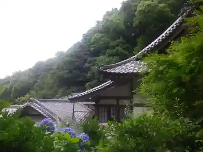 岩殿寺の本殿・本堂