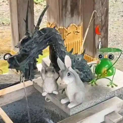 彌彦神社 (伊夜日子神社)の手水舎