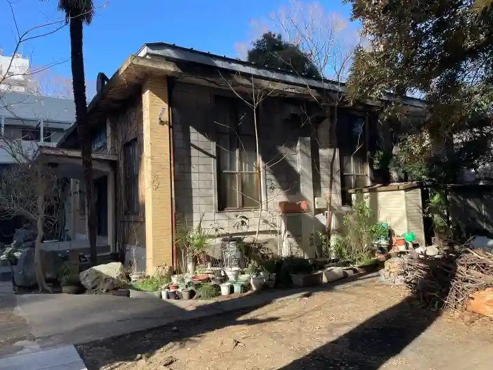 長元寺の{uncategorized: "未分類", other: "その他", undefined: "問題あり", building: "その他建物", grave: "お墓", sacred_gate: "鳥居", guardian: "狛犬", statue: "像", buddha: "仏像", history: "歴史", nature: "自然", garden: "庭園", animal: "動物", pagoda: "塔", temizu: "手水舎", mountain_gate: "山門・神門", sanctuary: "本殿・本堂", subordinate: "末社・摂社", art: "芸術", scenery: "景色", jizo: "地蔵", ema: "絵馬", goshuin: "御朱印", omikuji: "おみくじ", items: "授与品その他", amulet: "お守り", goshuincho: "御朱印帳", eats: "食事", festival: "お祭り", votive_dance: "神楽", shichigosan: "七五三参", wedding: "結婚式", experience: "体験その他", initially: "初詣", around: "周辺", anti_infection: "感染症対策"}