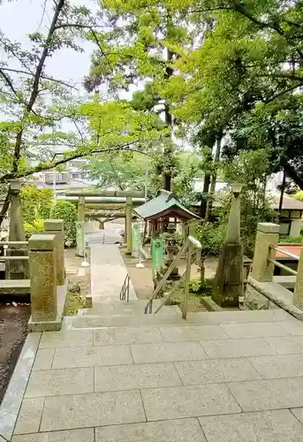 艫神社の庭園