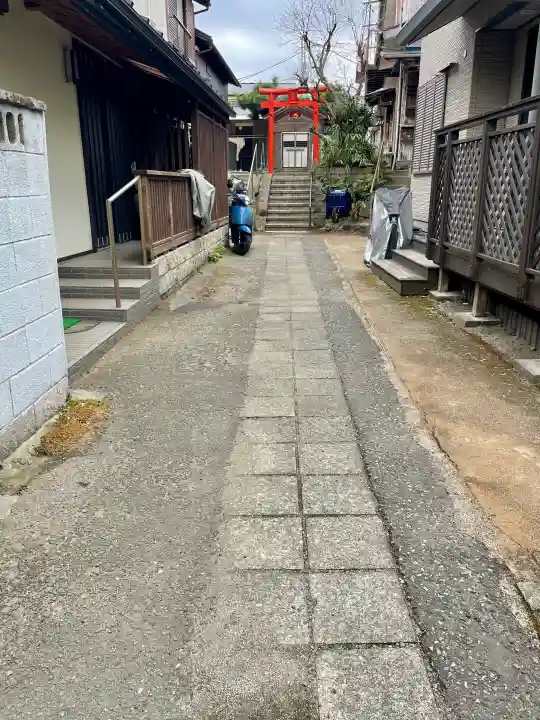 濱町稲荷の{uncategorized: "未分類", other: "その他", undefined: "問題あり", building: "その他建物", grave: "お墓", sacred_gate: "鳥居", guardian: "狛犬", statue: "像", buddha: "仏像", history: "歴史", nature: "自然", garden: "庭園", animal: "動物", pagoda: "塔", temizu: "手水舎", mountain_gate: "山門・神門", sanctuary: "本殿・本堂", subordinate: "末社・摂社", art: "芸術", scenery: "景色", jizo: "地蔵", ema: "絵馬", goshuin: "御朱印", omikuji: "おみくじ", items: "授与品その他", amulet: "お守り", goshuincho: "御朱印帳", eats: "食事", festival: "お祭り", votive_dance: "神楽", shichigosan: "七五三参", wedding: "結婚式", experience: "体験その他", initially: "初詣", around: "周辺", anti_infection: "感染症対策"}