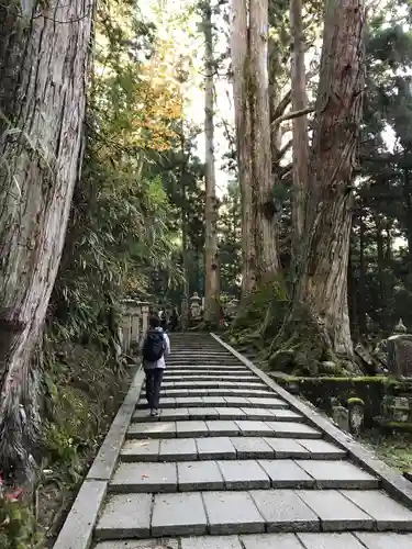 高野山金剛峯寺奥の院の建物その他