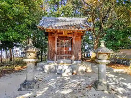 神明社・小河天神社合殿の末社・摂社