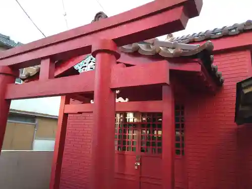 漁運稲荷神社の鳥居