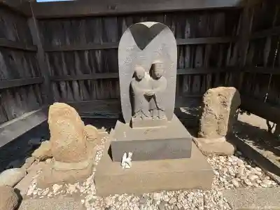 上野森稲荷神社の{uncategorized: "未分類", other: "その他", undefined: "問題あり", building: "その他建物", grave: "お墓", sacred_gate: "鳥居", guardian: "狛犬", statue: "像", buddha: "仏像", history: "歴史", nature: "自然", garden: "庭園", animal: "動物", pagoda: "塔", temizu: "手水舎", mountain_gate: "山門・神門", sanctuary: "本殿・本堂", subordinate: "末社・摂社", art: "芸術", scenery: "景色", jizo: "地蔵", ema: "絵馬", goshuin: "御朱印", omikuji: "おみくじ", items: "授与品その他", amulet: "お守り", goshuincho: "御朱印帳", eats: "食事", festival: "お祭り", votive_dance: "神楽", shichigosan: "七五三参", wedding: "結婚式", experience: "体験その他", initially: "初詣", around: "周辺", anti_infection: "感染症対策"}