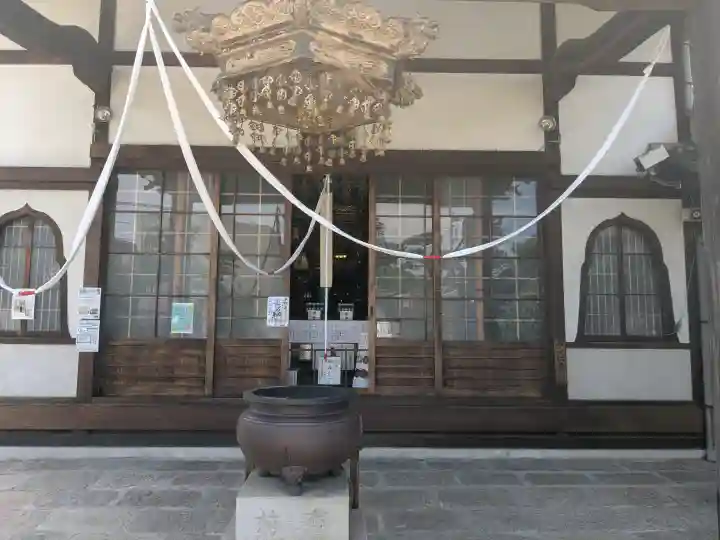 総持寺の{uncategorized: "未分類", other: "その他", undefined: "問題あり", building: "その他建物", grave: "お墓", sacred_gate: "鳥居", guardian: "狛犬", statue: "像", buddha: "仏像", history: "歴史", nature: "自然", garden: "庭園", animal: "動物", pagoda: "塔", temizu: "手水舎", mountain_gate: "山門・神門", sanctuary: "本殿・本堂", subordinate: "末社・摂社", art: "芸術", scenery: "景色", jizo: "地蔵", ema: "絵馬", goshuin: "御朱印", omikuji: "おみくじ", items: "授与品その他", amulet: "お守り", goshuincho: "御朱印帳", eats: "食事", festival: "お祭り", votive_dance: "神楽", shichigosan: "七五三参", wedding: "結婚式", experience: "体験その他", initially: "初詣", around: "周辺", anti_infection: "感染症対策"}