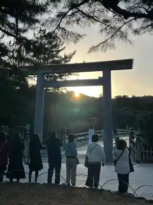 伊勢神宮内宮（皇大神宮）の{uncategorized: "未分類", other: "その他", undefined: "問題あり", building: "その他建物", grave: "お墓", sacred_gate: "鳥居", guardian: "狛犬", statue: "像", buddha: "仏像", history: "歴史", nature: "自然", garden: "庭園", animal: "動物", pagoda: "塔", temizu: "手水舎", mountain_gate: "山門・神門", sanctuary: "本殿・本堂", subordinate: "末社・摂社", art: "芸術", scenery: "景色", jizo: "地蔵", ema: "絵馬", goshuin: "御朱印", omikuji: "おみくじ", items: "授与品その他", amulet: "お守り", goshuincho: "御朱印帳", eats: "食事", festival: "お祭り", votive_dance: "神楽", shichigosan: "七五三参", wedding: "結婚式", experience: "体験その他", initially: "初詣", around: "周辺", anti_infection: "感染症対策"}