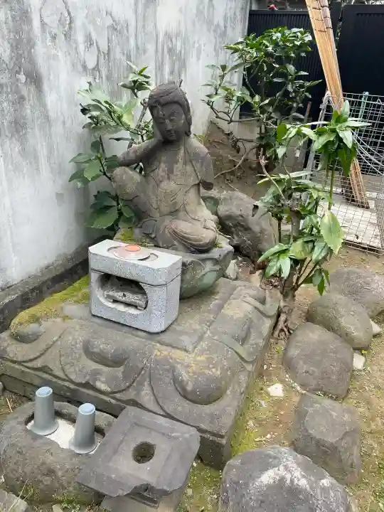 寿永寺の{uncategorized: "未分類", other: "その他", undefined: "問題あり", building: "その他建物", grave: "お墓", sacred_gate: "鳥居", guardian: "狛犬", statue: "像", buddha: "仏像", history: "歴史", nature: "自然", garden: "庭園", animal: "動物", pagoda: "塔", temizu: "手水舎", mountain_gate: "山門・神門", sanctuary: "本殿・本堂", subordinate: "末社・摂社", art: "芸術", scenery: "景色", jizo: "地蔵", ema: "絵馬", goshuin: "御朱印", omikuji: "おみくじ", items: "授与品その他", amulet: "お守り", goshuincho: "御朱印帳", eats: "食事", festival: "お祭り", votive_dance: "神楽", shichigosan: "七五三参", wedding: "結婚式", experience: "体験その他", initially: "初詣", around: "周辺", anti_infection: "感染症対策"}