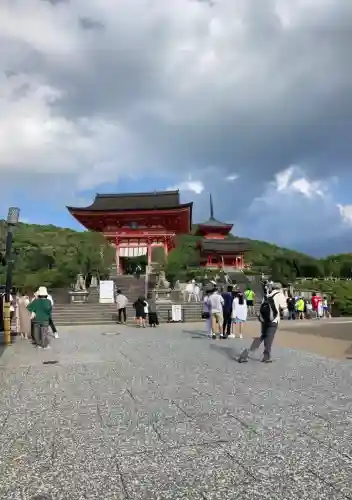 清水寺の{uncategorized: "未分類", other: "その他", undefined: "問題あり", building: "その他建物", grave: "お墓", sacred_gate: "鳥居", guardian: "狛犬", statue: "像", buddha: "仏像", history: "歴史", nature: "自然", garden: "庭園", animal: "動物", pagoda: "塔", temizu: "手水舎", mountain_gate: "山門・神門", sanctuary: "本殿・本堂", subordinate: "末社・摂社", art: "芸術", scenery: "景色", jizo: "地蔵", ema: "絵馬", goshuin: "御朱印", omikuji: "おみくじ", items: "授与品その他", amulet: "お守り", goshuincho: "御朱印帳", eats: "食事", festival: "お祭り", votive_dance: "神楽", shichigosan: "七五三参", wedding: "結婚式", experience: "体験その他", initially: "初詣", around: "周辺", anti_infection: "感染症対策"}