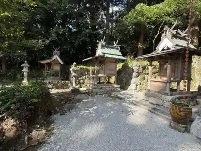高天彦神社の{uncategorized: "未分類", other: "その他", undefined: "問題あり", building: "その他建物", grave: "お墓", sacred_gate: "鳥居", guardian: "狛犬", statue: "像", buddha: "仏像", history: "歴史", nature: "自然", garden: "庭園", animal: "動物", pagoda: "塔", temizu: "手水舎", mountain_gate: "山門・神門", sanctuary: "本殿・本堂", subordinate: "末社・摂社", art: "芸術", scenery: "景色", jizo: "地蔵", ema: "絵馬", goshuin: "御朱印", omikuji: "おみくじ", items: "授与品その他", amulet: "お守り", goshuincho: "御朱印帳", eats: "食事", festival: "お祭り", votive_dance: "神楽", shichigosan: "七五三参", wedding: "結婚式", experience: "体験その他", initially: "初詣", around: "周辺", anti_infection: "感染症対策"}