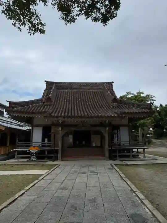 金武観音寺の{uncategorized: "未分類", other: "その他", undefined: "問題あり", building: "その他建物", grave: "お墓", sacred_gate: "鳥居", guardian: "狛犬", statue: "像", buddha: "仏像", history: "歴史", nature: "自然", garden: "庭園", animal: "動物", pagoda: "塔", temizu: "手水舎", mountain_gate: "山門・神門", sanctuary: "本殿・本堂", subordinate: "末社・摂社", art: "芸術", scenery: "景色", jizo: "地蔵", ema: "絵馬", goshuin: "御朱印", omikuji: "おみくじ", items: "授与品その他", amulet: "お守り", goshuincho: "御朱印帳", eats: "食事", festival: "お祭り", votive_dance: "神楽", shichigosan: "七五三参", wedding: "結婚式", experience: "体験その他", initially: "初詣", around: "周辺", anti_infection: "感染症対策"}