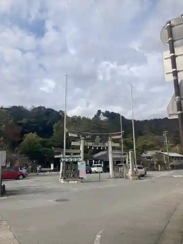 三輪神社の鳥居