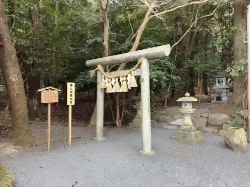 椿大神社の{uncategorized: "未分類", other: "その他", undefined: "問題あり", building: "その他建物", grave: "お墓", sacred_gate: "鳥居", guardian: "狛犬", statue: "像", buddha: "仏像", history: "歴史", nature: "自然", garden: "庭園", animal: "動物", pagoda: "塔", temizu: "手水舎", mountain_gate: "山門・神門", sanctuary: "本殿・本堂", subordinate: "末社・摂社", art: "芸術", scenery: "景色", jizo: "地蔵", ema: "絵馬", goshuin: "御朱印", omikuji: "おみくじ", items: "授与品その他", amulet: "お守り", goshuincho: "御朱印帳", eats: "食事", festival: "お祭り", votive_dance: "神楽", shichigosan: "七五三参", wedding: "結婚式", experience: "体験その他", initially: "初詣", around: "周辺", anti_infection: "感染症対策"}