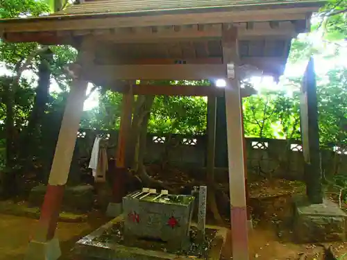 七百餘所神社 の手水舎