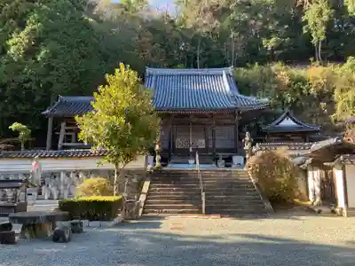 高蔵寺の本殿・本堂