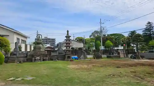 海蔵寺の{uncategorized: "未分類", other: "その他", undefined: "問題あり", building: "その他建物", grave: "お墓", sacred_gate: "鳥居", guardian: "狛犬", statue: "像", buddha: "仏像", history: "歴史", nature: "自然", garden: "庭園", animal: "動物", pagoda: "塔", temizu: "手水舎", mountain_gate: "山門・神門", sanctuary: "本殿・本堂", subordinate: "末社・摂社", art: "芸術", scenery: "景色", jizo: "地蔵", ema: "絵馬", goshuin: "御朱印", omikuji: "おみくじ", items: "授与品その他", amulet: "お守り", goshuincho: "御朱印帳", eats: "食事", festival: "お祭り", votive_dance: "神楽", shichigosan: "七五三参", wedding: "結婚式", experience: "体験その他", initially: "初詣", around: "周辺", anti_infection: "感染症対策"}