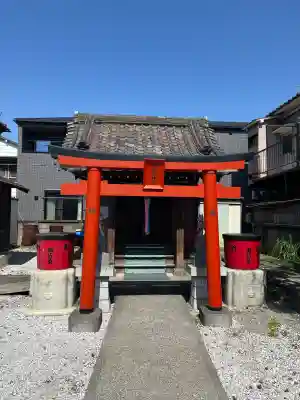 鴎稲荷神社の{uncategorized: "未分類", other: "その他", undefined: "問題あり", building: "その他建物", grave: "お墓", sacred_gate: "鳥居", guardian: "狛犬", statue: "像", buddha: "仏像", history: "歴史", nature: "自然", garden: "庭園", animal: "動物", pagoda: "塔", temizu: "手水舎", mountain_gate: "山門・神門", sanctuary: "本殿・本堂", subordinate: "末社・摂社", art: "芸術", scenery: "景色", jizo: "地蔵", ema: "絵馬", goshuin: "御朱印", omikuji: "おみくじ", items: "授与品その他", amulet: "お守り", goshuincho: "御朱印帳", eats: "食事", festival: "お祭り", votive_dance: "神楽", shichigosan: "七五三参", wedding: "結婚式", experience: "体験その他", initially: "初詣", around: "周辺", anti_infection: "感染症対策"}