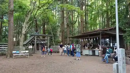 宝登山神社の周辺