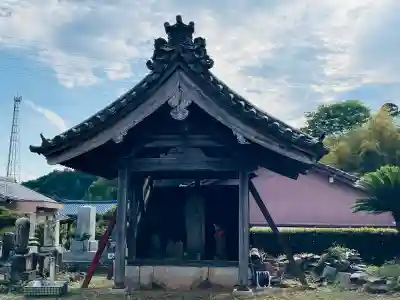 光安寺の{uncategorized: "未分類", other: "その他", undefined: "問題あり", building: "その他建物", grave: "お墓", sacred_gate: "鳥居", guardian: "狛犬", statue: "像", buddha: "仏像", history: "歴史", nature: "自然", garden: "庭園", animal: "動物", pagoda: "塔", temizu: "手水舎", mountain_gate: "山門・神門", sanctuary: "本殿・本堂", subordinate: "末社・摂社", art: "芸術", scenery: "景色", jizo: "地蔵", ema: "絵馬", goshuin: "御朱印", omikuji: "おみくじ", items: "授与品その他", amulet: "お守り", goshuincho: "御朱印帳", eats: "食事", festival: "お祭り", votive_dance: "神楽", shichigosan: "七五三参", wedding: "結婚式", experience: "体験その他", initially: "初詣", around: "周辺", anti_infection: "感染症対策"}
