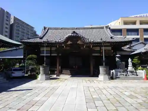 観音寺の本殿