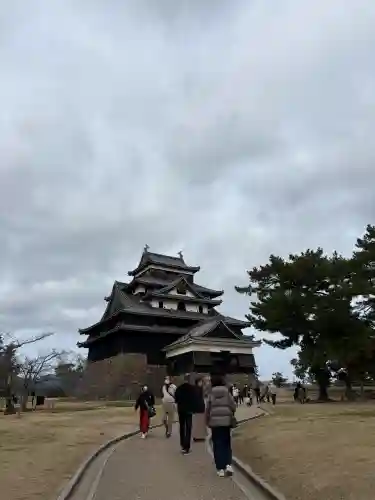 松江神社の{uncategorized: "未分類", other: "その他", undefined: "問題あり", building: "その他建物", grave: "お墓", sacred_gate: "鳥居", guardian: "狛犬", statue: "像", buddha: "仏像", history: "歴史", nature: "自然", garden: "庭園", animal: "動物", pagoda: "塔", temizu: "手水舎", mountain_gate: "山門・神門", sanctuary: "本殿・本堂", subordinate: "末社・摂社", art: "芸術", scenery: "景色", jizo: "地蔵", ema: "絵馬", goshuin: "御朱印", omikuji: "おみくじ", items: "授与品その他", amulet: "お守り", goshuincho: "御朱印帳", eats: "食事", festival: "お祭り", votive_dance: "神楽", shichigosan: "七五三参", wedding: "結婚式", experience: "体験その他", initially: "初詣", around: "周辺", anti_infection: "感染症対策"}