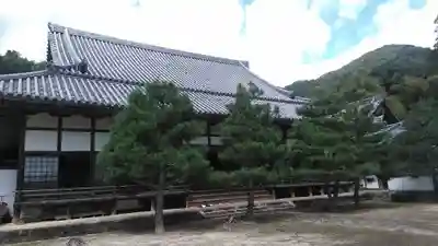 洞春寺の本殿・本堂
