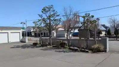 鳳隆寺の庭園