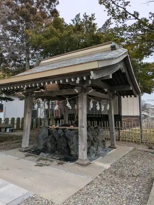 湯倉神社の{uncategorized: "未分類", other: "その他", undefined: "問題あり", building: "その他建物", grave: "お墓", sacred_gate: "鳥居", guardian: "狛犬", statue: "像", buddha: "仏像", history: "歴史", nature: "自然", garden: "庭園", animal: "動物", pagoda: "塔", temizu: "手水舎", mountain_gate: "山門・神門", sanctuary: "本殿・本堂", subordinate: "末社・摂社", art: "芸術", scenery: "景色", jizo: "地蔵", ema: "絵馬", goshuin: "御朱印", omikuji: "おみくじ", items: "授与品その他", amulet: "お守り", goshuincho: "御朱印帳", eats: "食事", festival: "お祭り", votive_dance: "神楽", shichigosan: "七五三参", wedding: "結婚式", experience: "体験その他", initially: "初詣", around: "周辺", anti_infection: "感染症対策"}