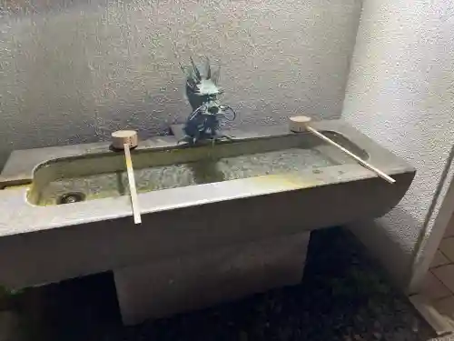 峯本稲荷神社の{uncategorized: "未分類", other: "その他", undefined: "問題あり", building: "その他建物", grave: "お墓", sacred_gate: "鳥居", guardian: "狛犬", statue: "像", buddha: "仏像", history: "歴史", nature: "自然", garden: "庭園", animal: "動物", pagoda: "塔", temizu: "手水舎", mountain_gate: "山門・神門", sanctuary: "本殿・本堂", subordinate: "末社・摂社", art: "芸術", scenery: "景色", jizo: "地蔵", ema: "絵馬", goshuin: "御朱印", omikuji: "おみくじ", items: "授与品その他", amulet: "お守り", goshuincho: "御朱印帳", eats: "食事", festival: "お祭り", votive_dance: "神楽", shichigosan: "七五三参", wedding: "結婚式", experience: "体験その他", initially: "初詣", around: "周辺", anti_infection: "感染症対策"}