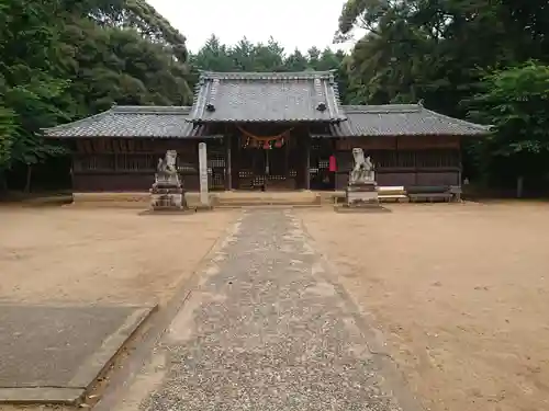 総社（白鳥町）の本殿・本堂