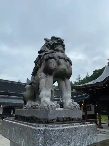 諏訪神社の狛犬