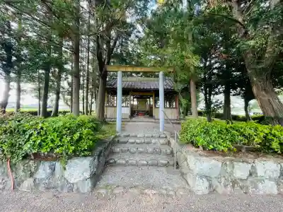 伊勢庭神社の{uncategorized: "未分類", other: "その他", undefined: "問題あり", building: "その他建物", grave: "お墓", sacred_gate: "鳥居", guardian: "狛犬", statue: "像", buddha: "仏像", history: "歴史", nature: "自然", garden: "庭園", animal: "動物", pagoda: "塔", temizu: "手水舎", mountain_gate: "山門・神門", sanctuary: "本殿・本堂", subordinate: "末社・摂社", art: "芸術", scenery: "景色", jizo: "地蔵", ema: "絵馬", goshuin: "御朱印", omikuji: "おみくじ", items: "授与品その他", amulet: "お守り", goshuincho: "御朱印帳", eats: "食事", festival: "お祭り", votive_dance: "神楽", shichigosan: "七五三参", wedding: "結婚式", experience: "体験その他", initially: "初詣", around: "周辺", anti_infection: "感染症対策"}