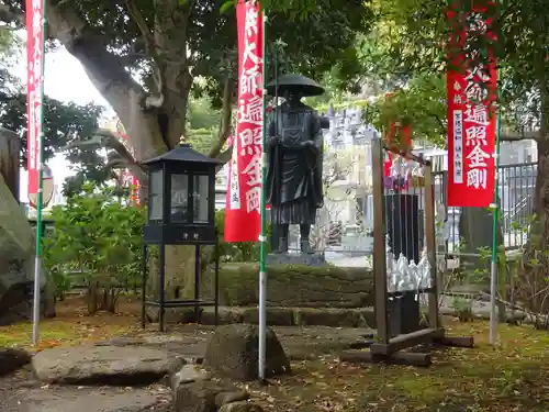 徳恩寺の像