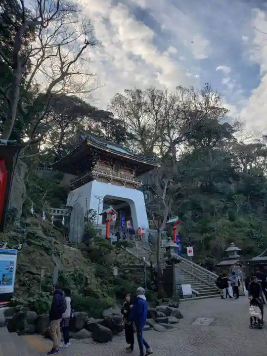 江島神社の山門・神門