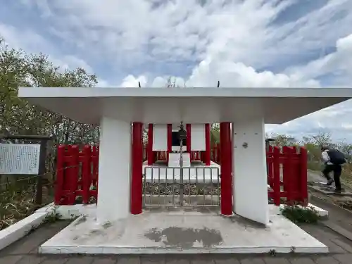 榛名富士山神社の{uncategorized: "未分類", other: "その他", undefined: "問題あり", building: "その他建物", grave: "お墓", sacred_gate: "鳥居", guardian: "狛犬", statue: "像", buddha: "仏像", history: "歴史", nature: "自然", garden: "庭園", animal: "動物", pagoda: "塔", temizu: "手水舎", mountain_gate: "山門・神門", sanctuary: "本殿・本堂", subordinate: "末社・摂社", art: "芸術", scenery: "景色", jizo: "地蔵", ema: "絵馬", goshuin: "御朱印", omikuji: "おみくじ", items: "授与品その他", amulet: "お守り", goshuincho: "御朱印帳", eats: "食事", festival: "お祭り", votive_dance: "神楽", shichigosan: "七五三参", wedding: "結婚式", experience: "体験その他", initially: "初詣", around: "周辺", anti_infection: "感染症対策"}