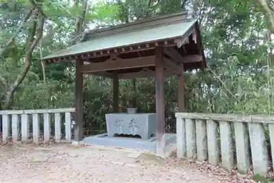 初﨑神社の手水舎
