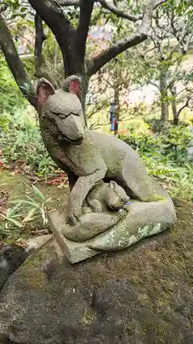 白金氷川神社の狛犬