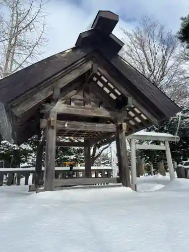 江南神社の{uncategorized: "未分類", other: "その他", undefined: "問題あり", building: "その他建物", grave: "お墓", sacred_gate: "鳥居", guardian: "狛犬", statue: "像", buddha: "仏像", history: "歴史", nature: "自然", garden: "庭園", animal: "動物", pagoda: "塔", temizu: "手水舎", mountain_gate: "山門・神門", sanctuary: "本殿・本堂", subordinate: "末社・摂社", art: "芸術", scenery: "景色", jizo: "地蔵", ema: "絵馬", goshuin: "御朱印", omikuji: "おみくじ", items: "授与品その他", amulet: "お守り", goshuincho: "御朱印帳", eats: "食事", festival: "お祭り", votive_dance: "神楽", shichigosan: "七五三参", wedding: "結婚式", experience: "体験その他", initially: "初詣", around: "周辺", anti_infection: "感染症対策"}