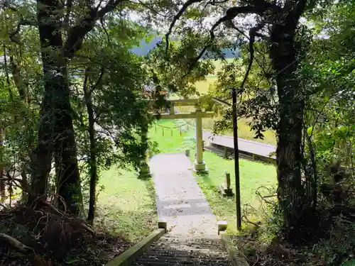 高谷神社の鳥居