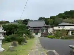 坂水寺の本殿