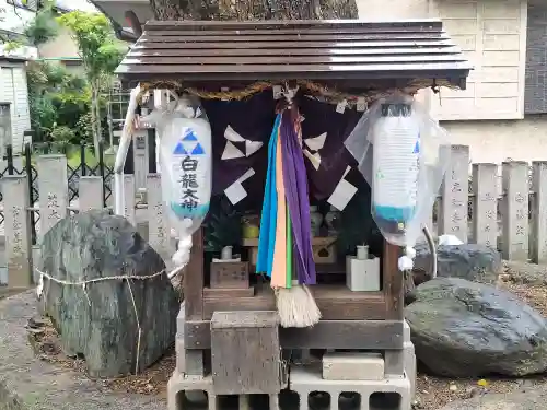 八坂神社の{uncategorized: "未分類", other: "その他", undefined: "問題あり", building: "その他建物", grave: "お墓", sacred_gate: "鳥居", guardian: "狛犬", statue: "像", buddha: "仏像", history: "歴史", nature: "自然", garden: "庭園", animal: "動物", pagoda: "塔", temizu: "手水舎", mountain_gate: "山門・神門", sanctuary: "本殿・本堂", subordinate: "末社・摂社", art: "芸術", scenery: "景色", jizo: "地蔵", ema: "絵馬", goshuin: "御朱印", omikuji: "おみくじ", items: "授与品その他", amulet: "お守り", goshuincho: "御朱印帳", eats: "食事", festival: "お祭り", votive_dance: "神楽", shichigosan: "七五三参", wedding: "結婚式", experience: "体験その他", initially: "初詣", around: "周辺", anti_infection: "感染症対策"}