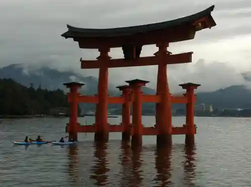 厳島神社の鳥居