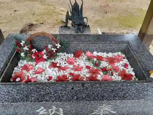 正一位 若草稲荷神社の手水舎