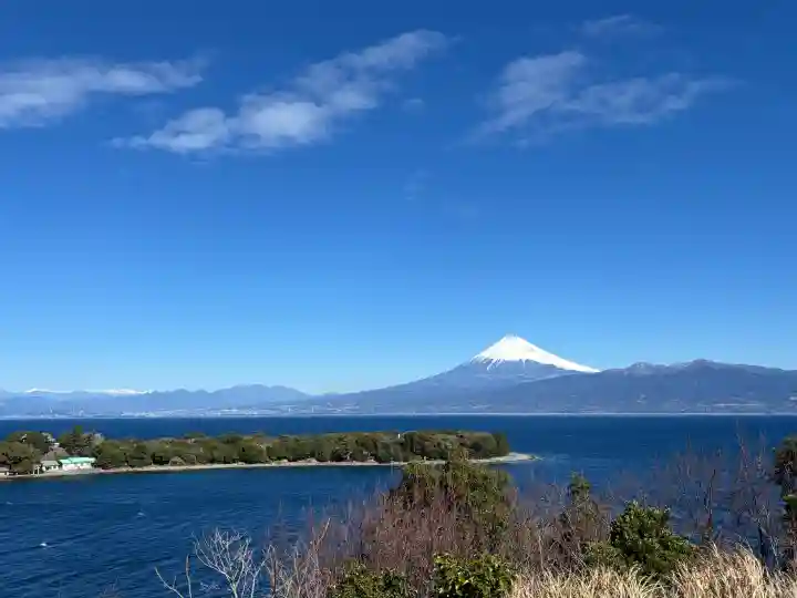 大瀬神社の{uncategorized: "未分類", other: "その他", undefined: "問題あり", building: "その他建物", grave: "お墓", sacred_gate: "鳥居", guardian: "狛犬", statue: "像", buddha: "仏像", history: "歴史", nature: "自然", garden: "庭園", animal: "動物", pagoda: "塔", temizu: "手水舎", mountain_gate: "山門・神門", sanctuary: "本殿・本堂", subordinate: "末社・摂社", art: "芸術", scenery: "景色", jizo: "地蔵", ema: "絵馬", goshuin: "御朱印", omikuji: "おみくじ", items: "授与品その他", amulet: "お守り", goshuincho: "御朱印帳", eats: "食事", festival: "お祭り", votive_dance: "神楽", shichigosan: "七五三参", wedding: "結婚式", experience: "体験その他", initially: "初詣", around: "周辺", anti_infection: "感染症対策"}